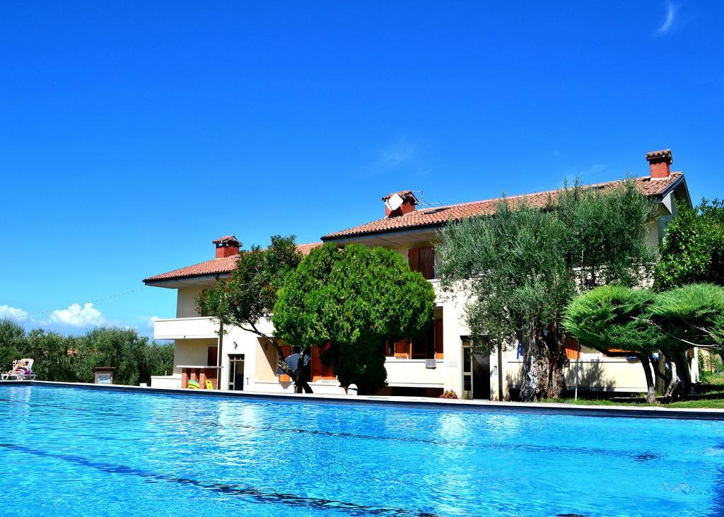 Residenza Benini Aparthotel Bardolino Bagian luar foto