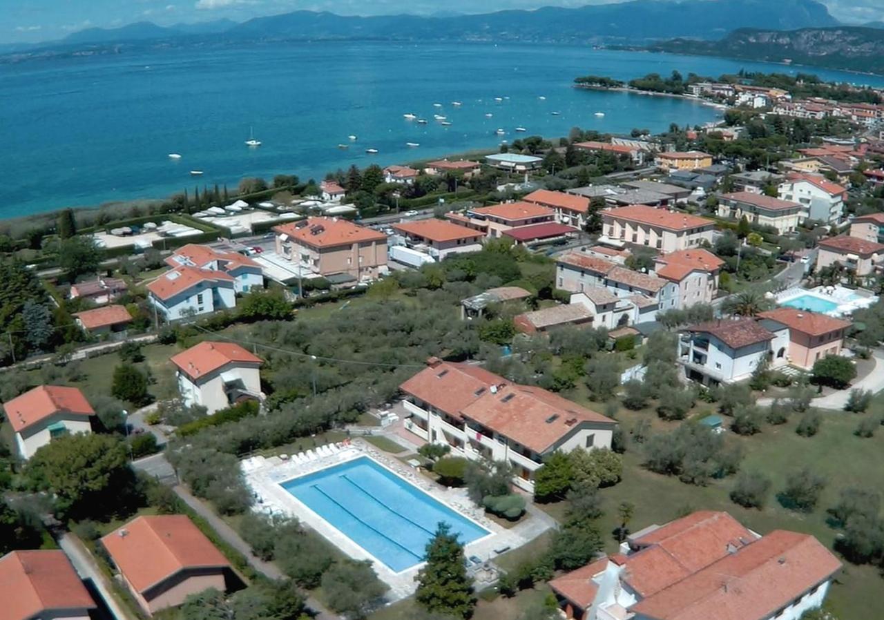 Residenza Benini Aparthotel Bardolino Bagian luar foto